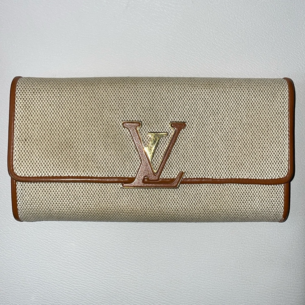 Authentic Louis Vuitton capucines preowned